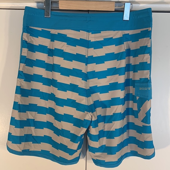 NWOT Body Glove (34”) - Picture 10 of 16